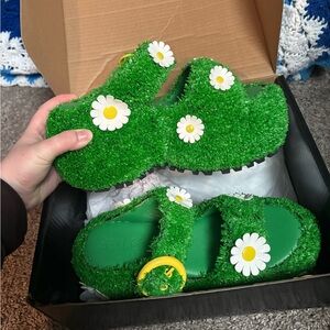Dolls Kill Green Daisy Sandals